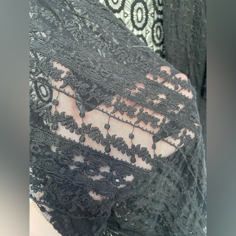 Catherine’s Black Lace & Crochet Kimono- One Size Fits All - Picture 2 of 2